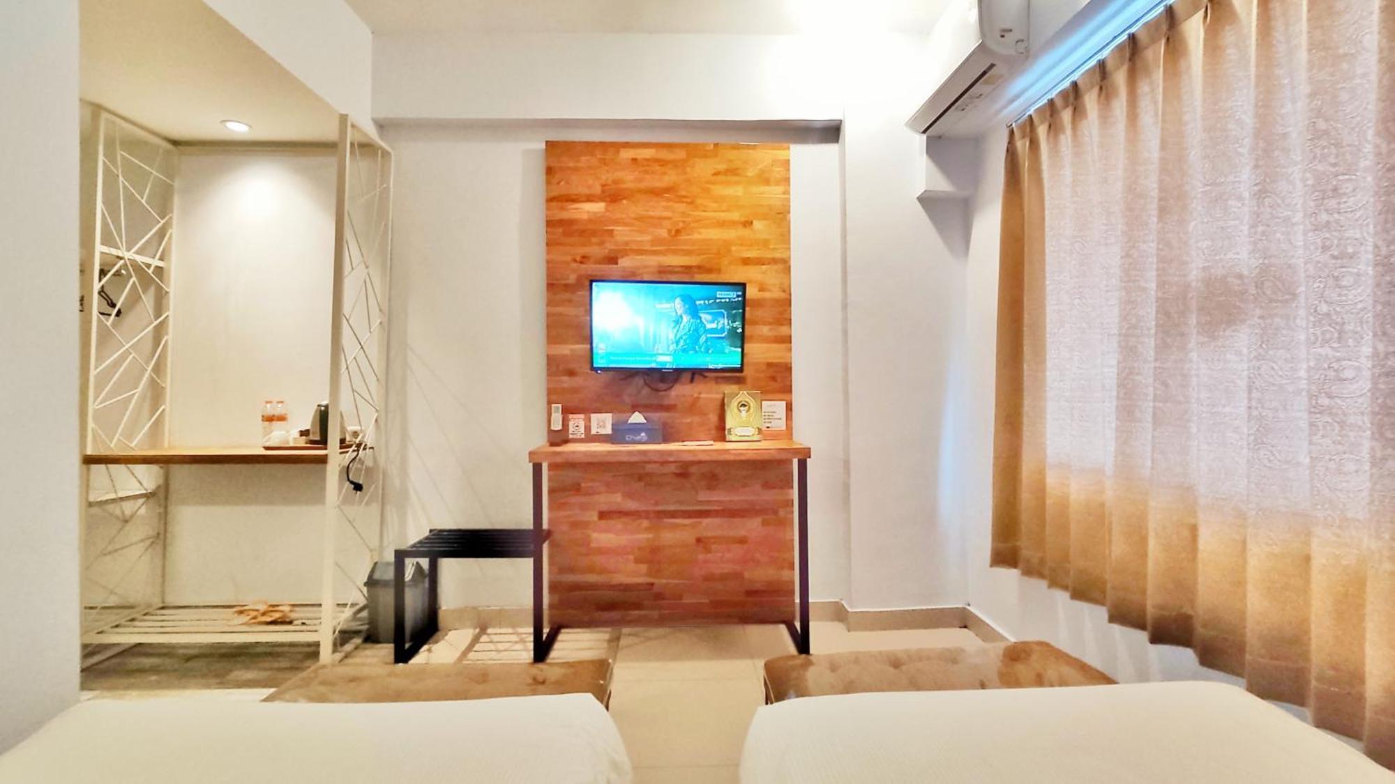 Votel Hotel Charis Tuban Tuban  Luaran gambar